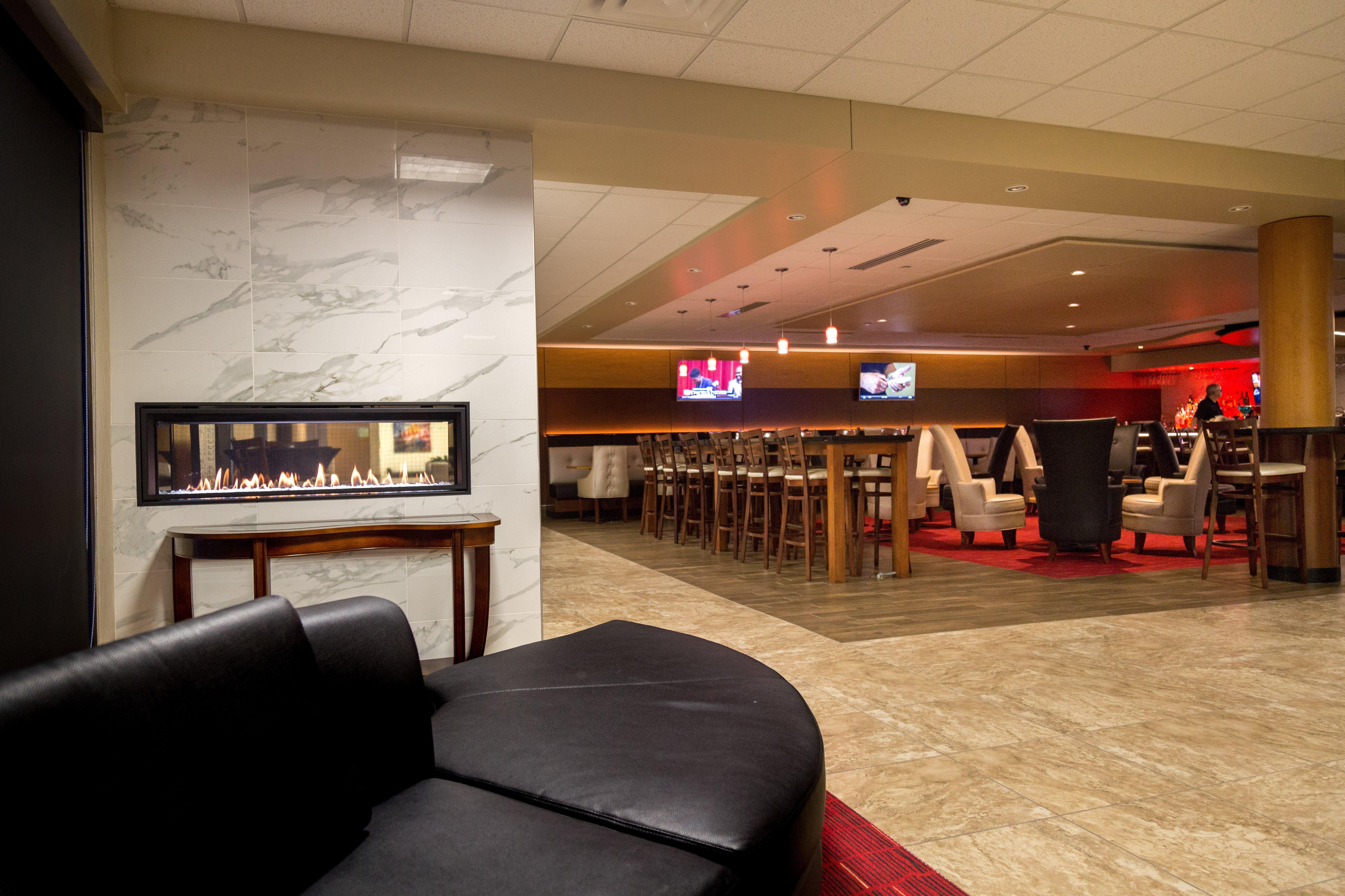 Holiday Inn Des Moines-Airport Conf Center By Ihg Exterior foto